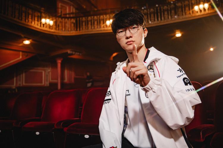 Mouz 意外地将 siuhy 暂时放在替补席上