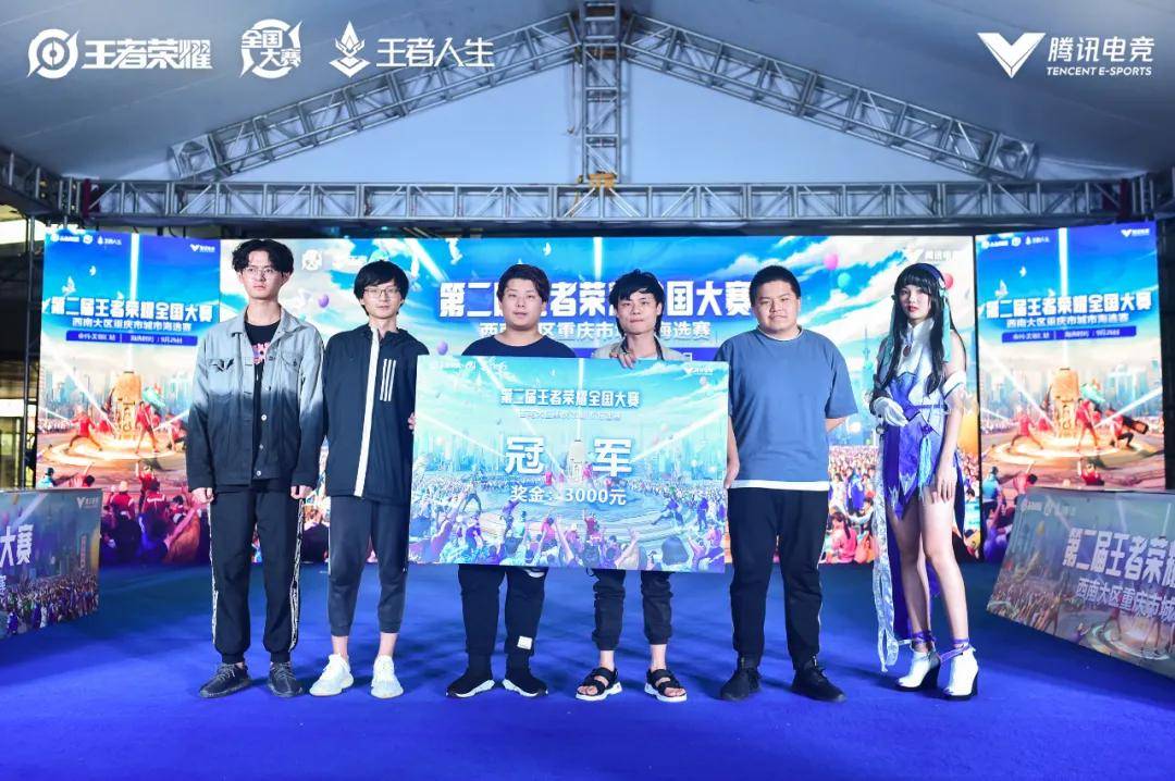 扎金花技巧：如何通过“弃牌手势”观察下一个玩家的反应？（扎金花实战：借助“弃牌动作”洞察下家反应）